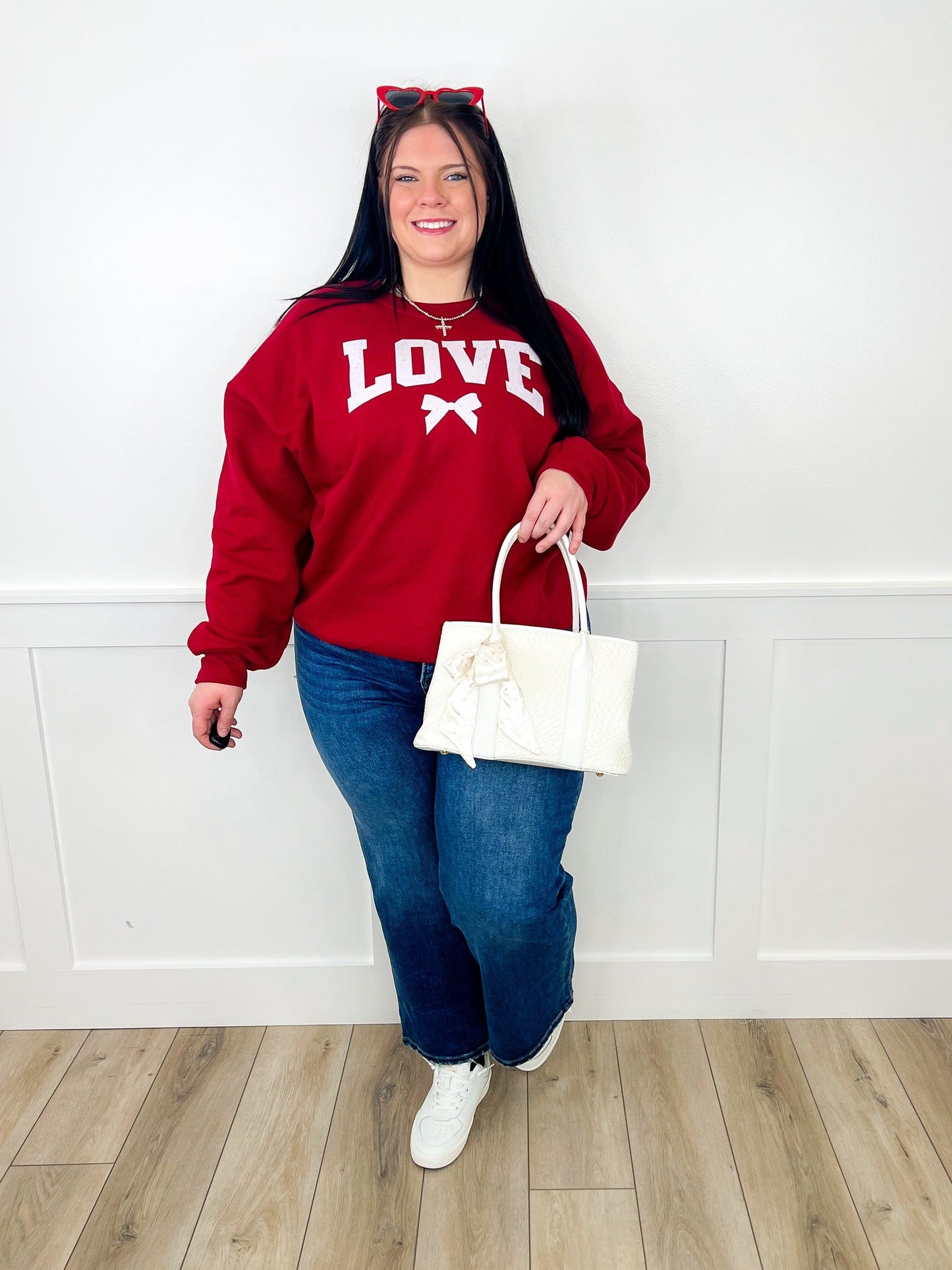 Jean large en denim foncé Risen Maeve taille haute avec contrôle du ventre et ourlet effiloché