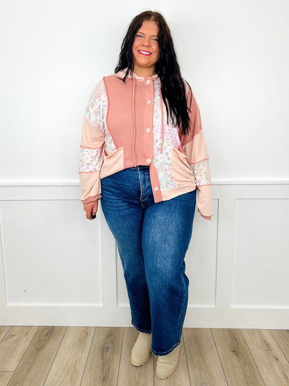 Jean large en denim foncé Risen Maeve taille haute avec contrôle du ventre et ourlet effiloché