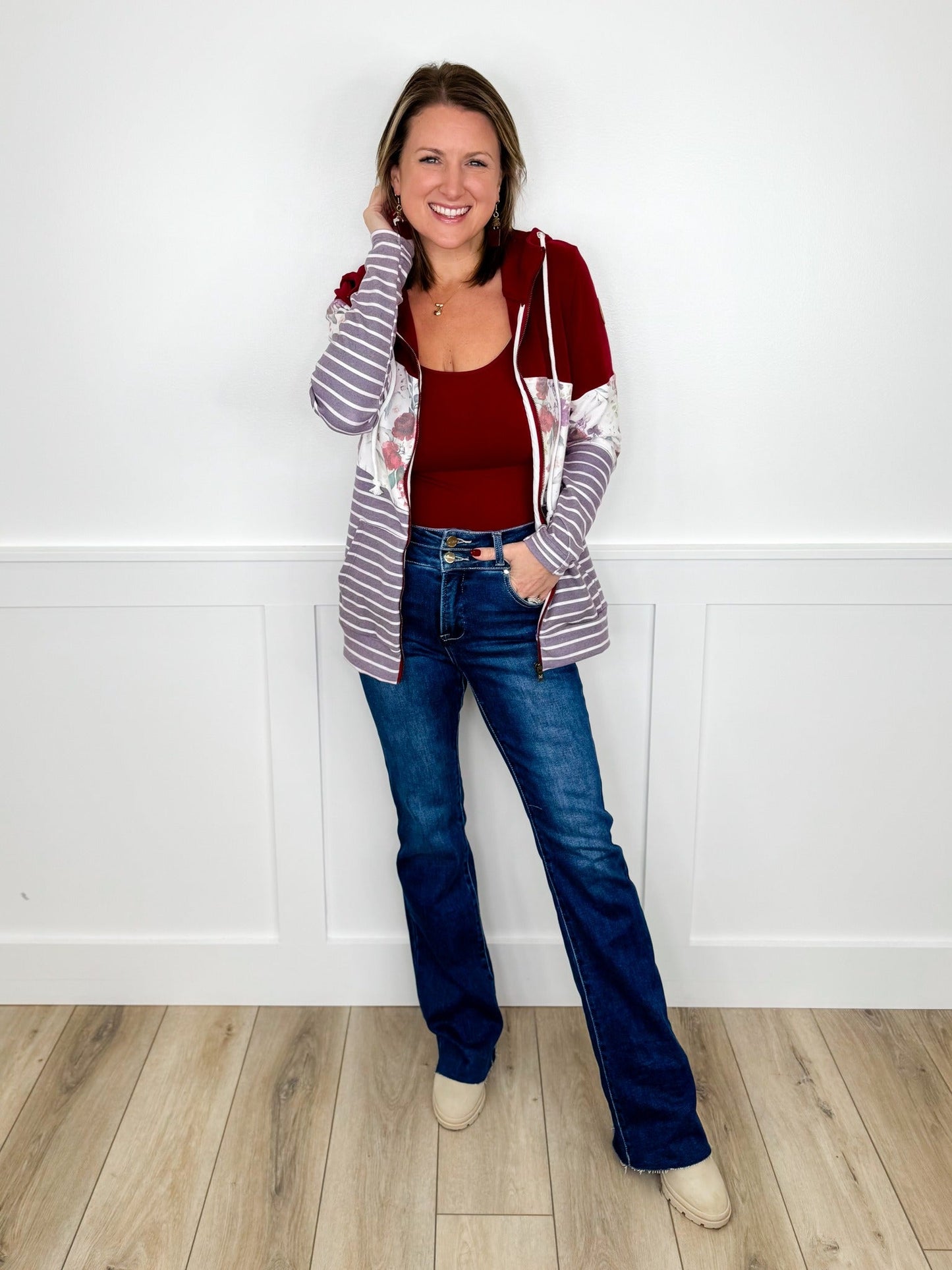 Jeans bleu foncé bootcut taille haute double bouton à ourlet brut effet ventre plat Risen Selena