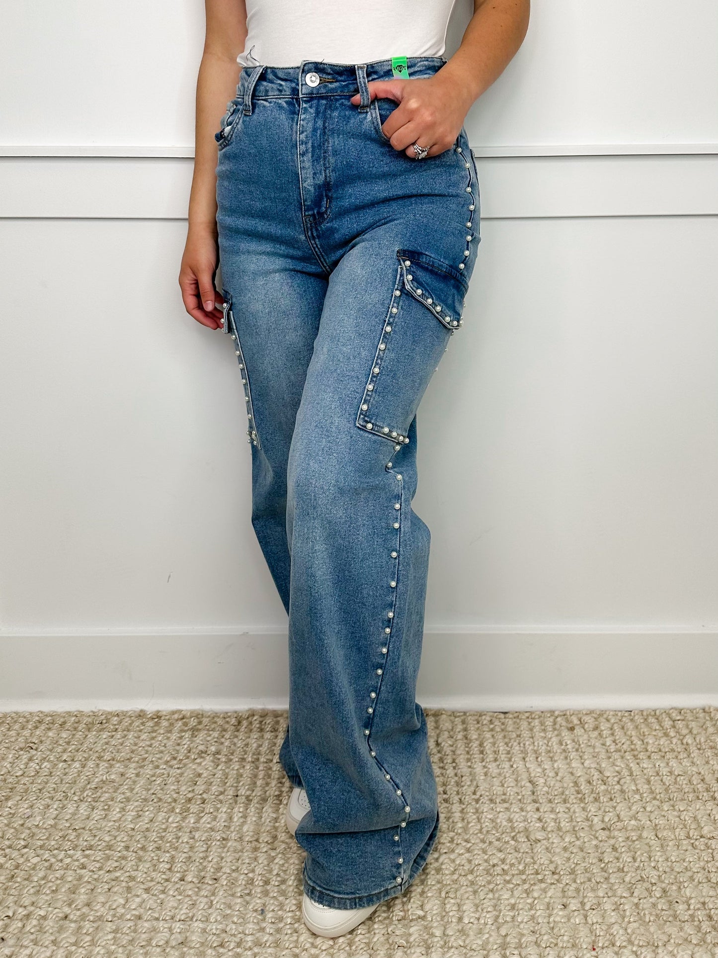 Jean cargo bleu Lauren, coupe large taille haute, délavage médium, perles