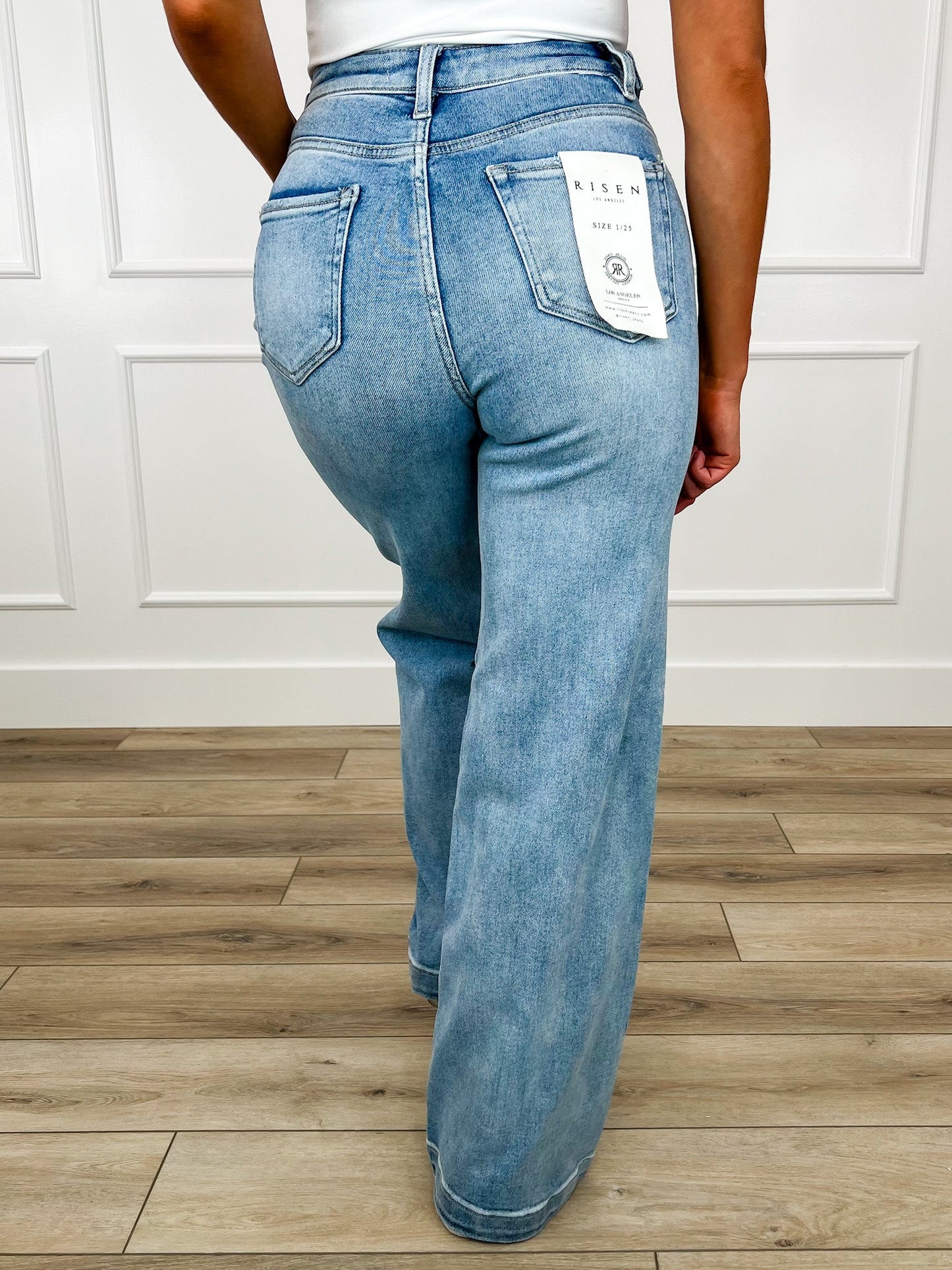 Jean large Risen Talia avec contrôle du ventre - Délavage clair (Non vieilli, Taille ajustable)
