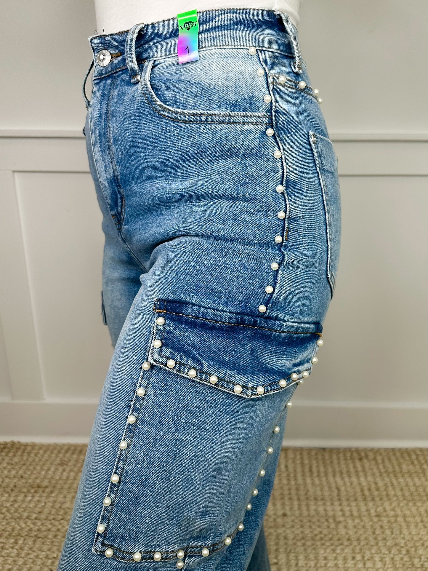 Jean cargo bleu Lauren, coupe large taille haute, délavage médium, perles