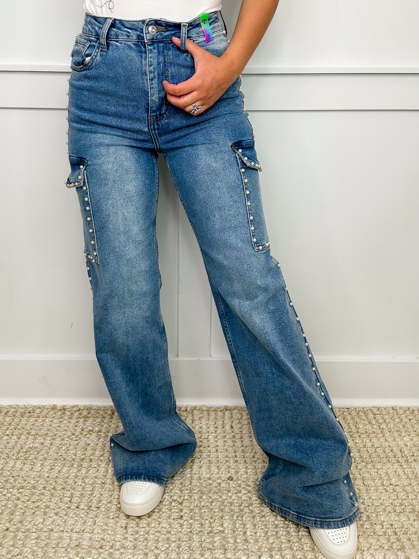 Jean cargo bleu Lauren, coupe large taille haute, délavage médium, perles