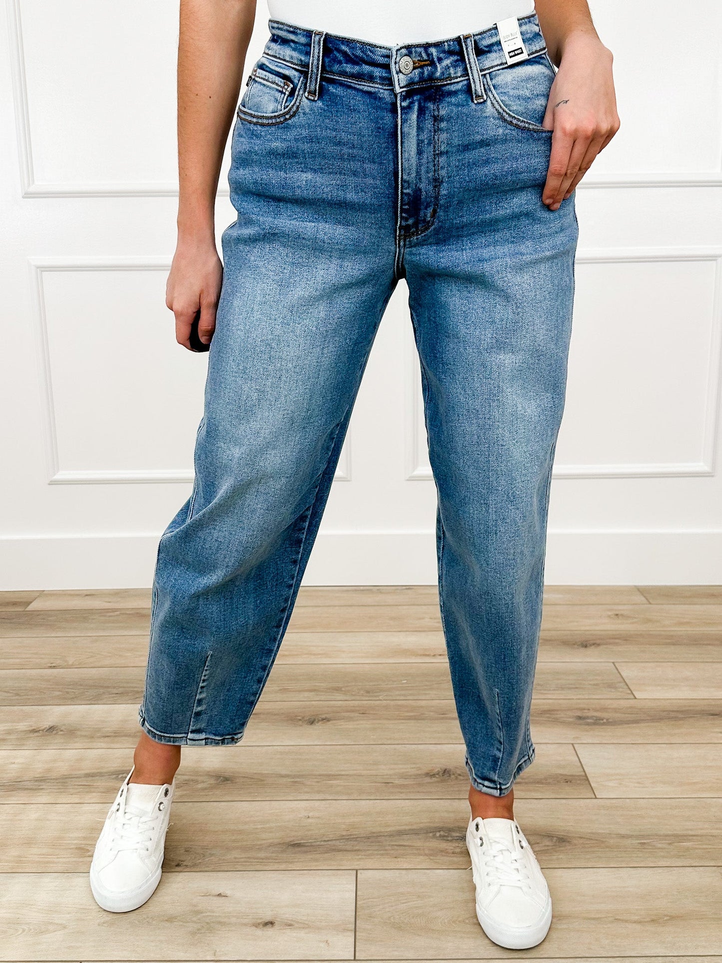 Judy Blue Kaelyn High-Rise Barrel Leg Jeans - Medium Wash (Non-Distressed)