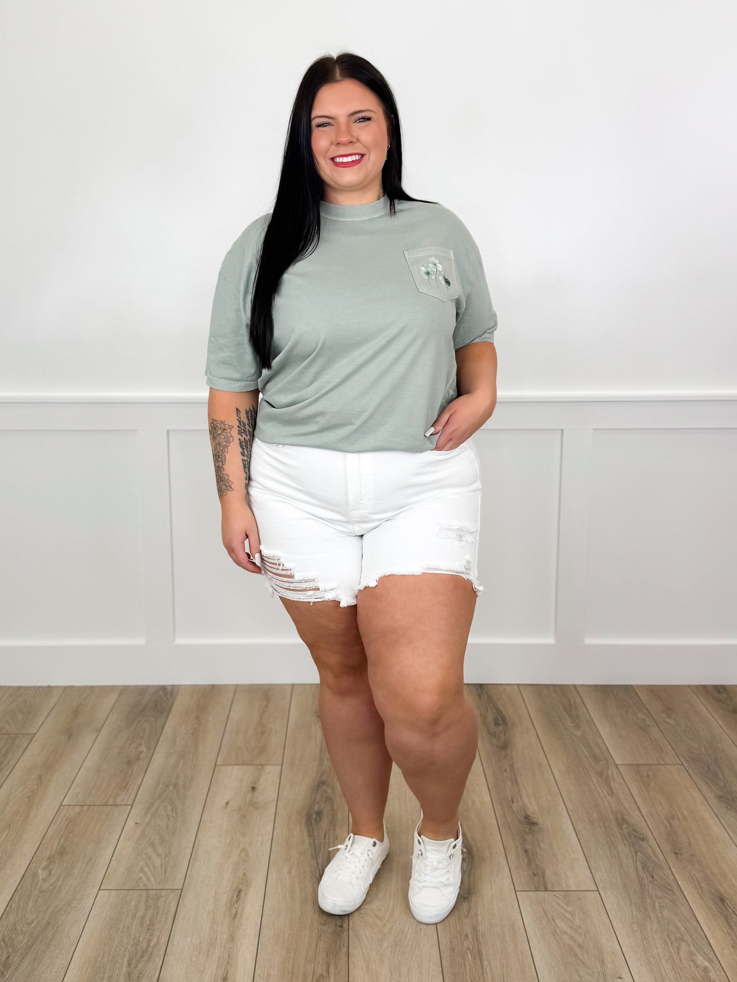 Judy Blue Amber High-Rise Denim Shorts – White (Rigid Magic, Distressed)