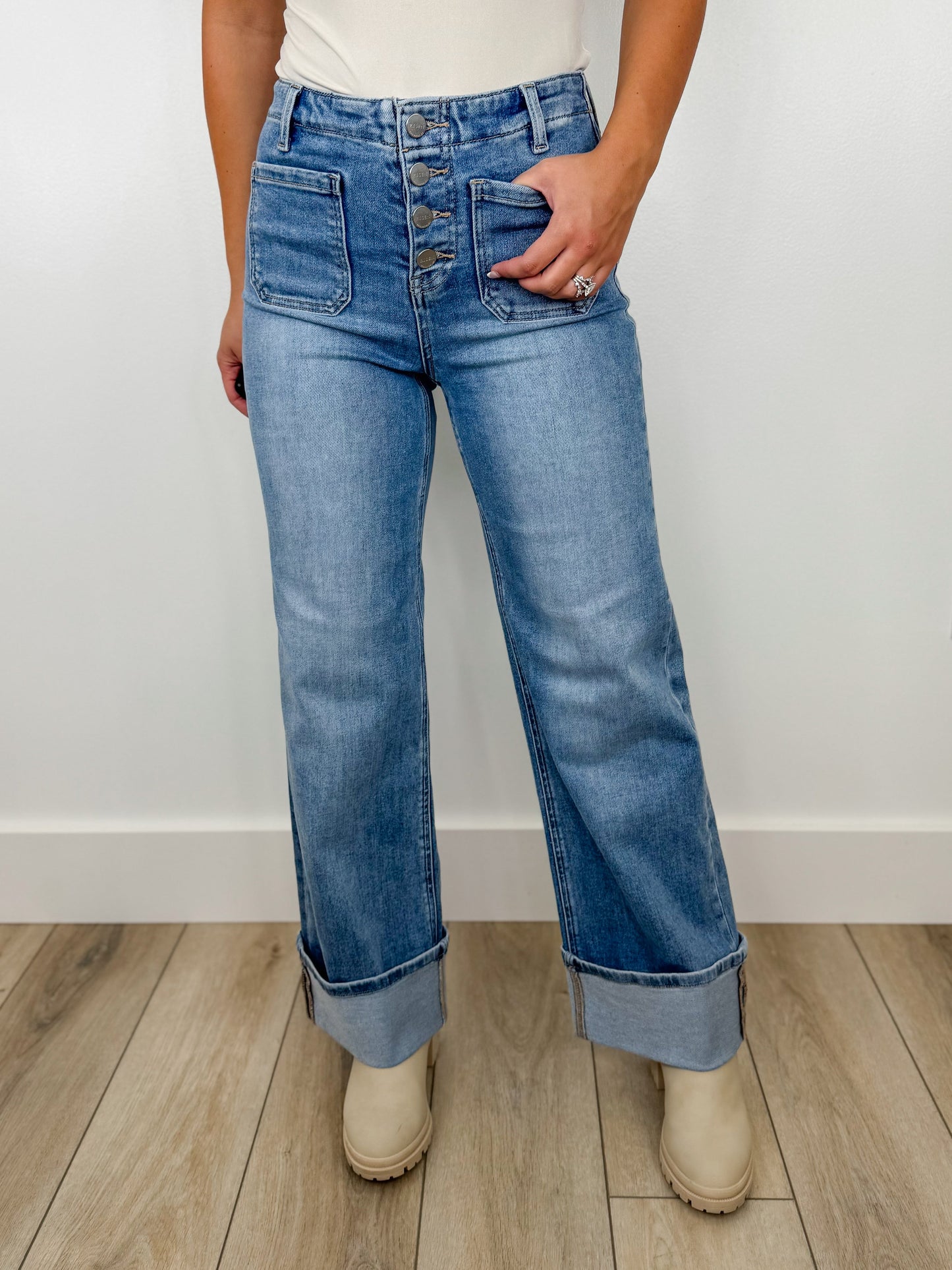 Jean à pattes larges taille haute boutonné délavage moyen Risen Nova