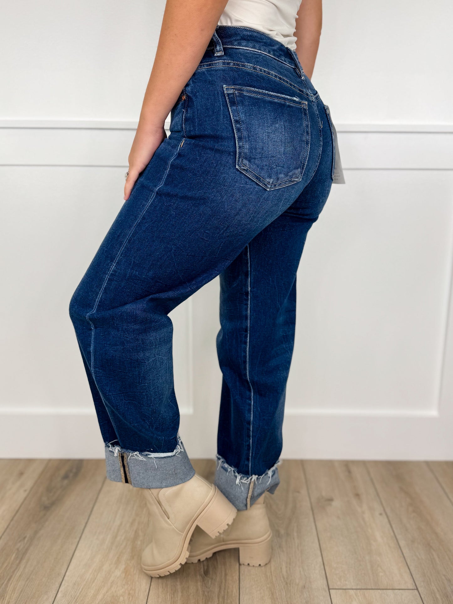 Jeans bleu foncé délavé style boyfriend à revers taille haute Risen Julie
