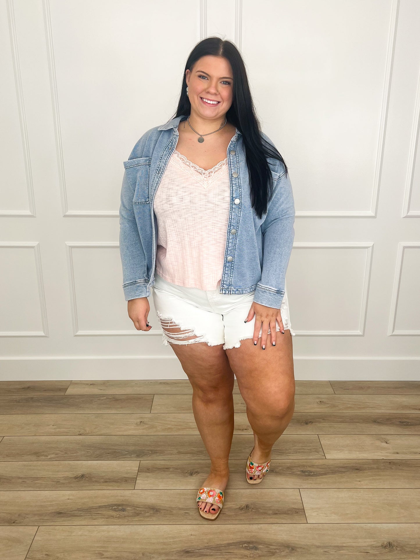 Judy Blue Amber High-Rise Denim Shorts – White (Rigid Magic, Distressed)