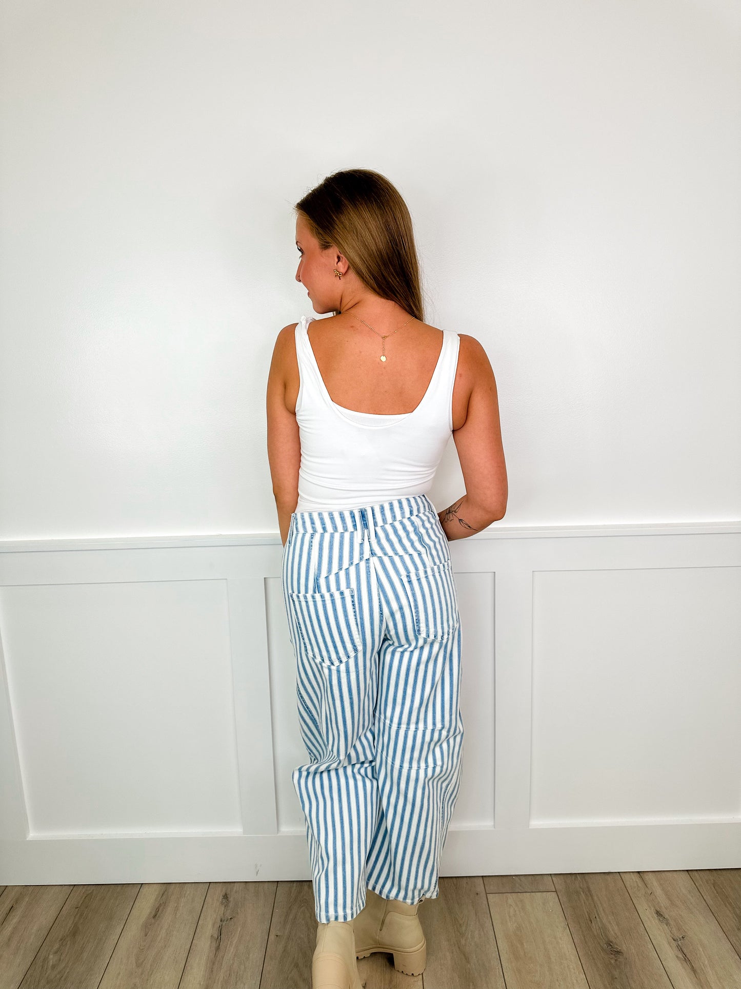 Jeans Sarina Avery Mae à Jambes Évasées et Rayures Taille Haute - Blanc (Non Usé)